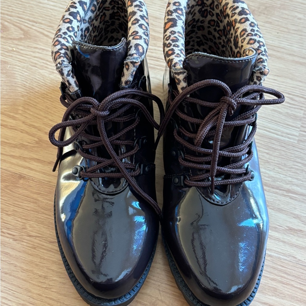Valley Lane Women’s Patent Boots Brown Size 9w
